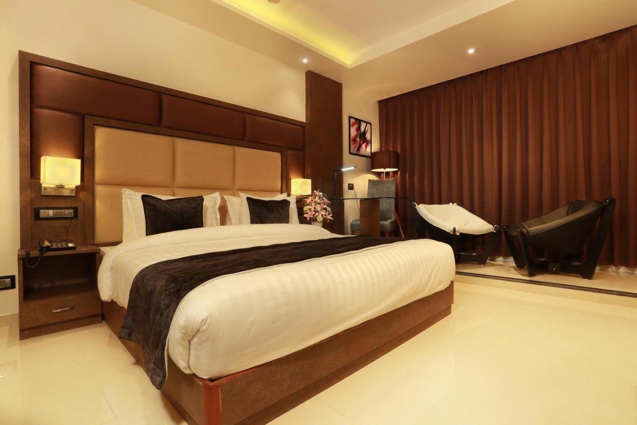 Aura One Hotel Коччи Экстерьер фото