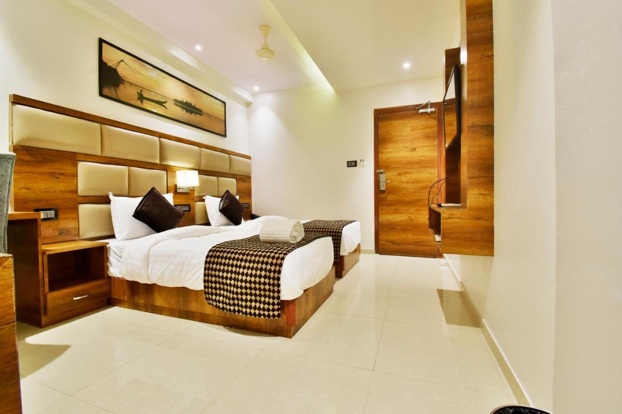 Aura One Hotel Коччи Экстерьер фото